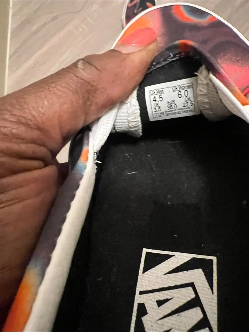 Vans Classic Slip-On Aura Size 6 edgy streetwear skater